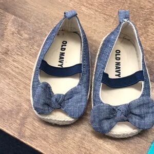 Old Navy baby size 3-6 months espadrilles